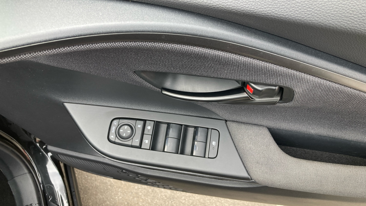 Used Toyota C-HR 2024 for sale - 76719257: Photo 37