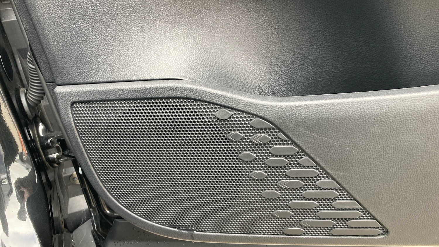 Used Toyota C-HR 2024 for sale - 76719257: Photo 38