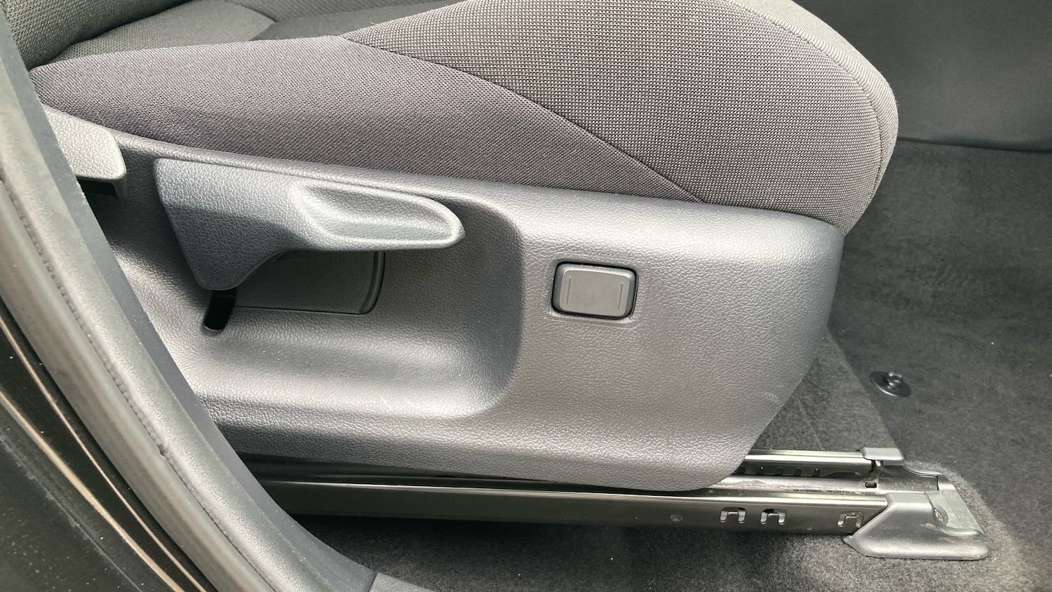 Used Toyota C-HR 2024 for sale - 76719257: Photo 40