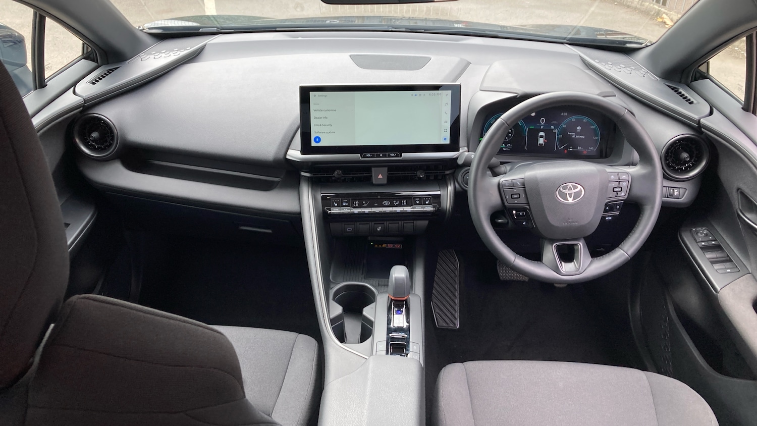 Used Toyota C-HR 2024 for sale - 76719257: Photo 5