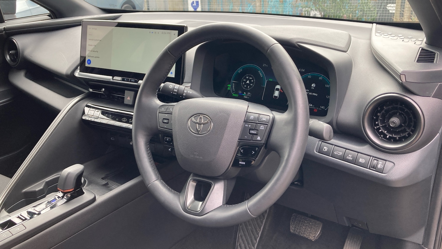 Used Toyota C-HR 2024 for sale - 76719257: Photo 6