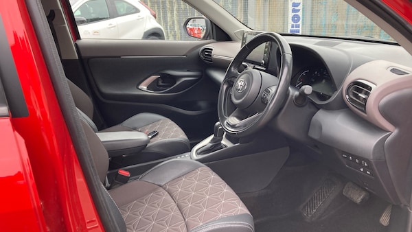 Used Toyota Yaris Cross 2022 for sale - 76343846: Photo 11