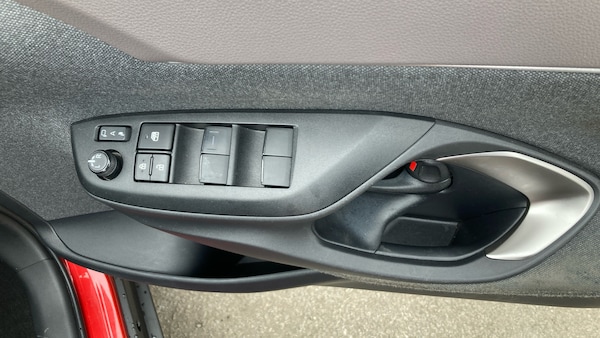 Used Toyota Yaris Cross 2022 for sale - 76343846: Photo 33