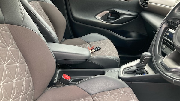 Used Toyota Yaris Cross 2022 for sale - 76343846: Photo 34