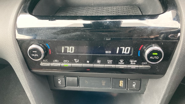 Used Toyota Yaris Cross 2022 for sale - 76343846: Photo 38