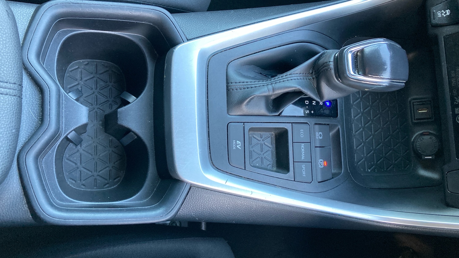 Used Toyota RAV4 2021 for sale - 77277209: Photo 37