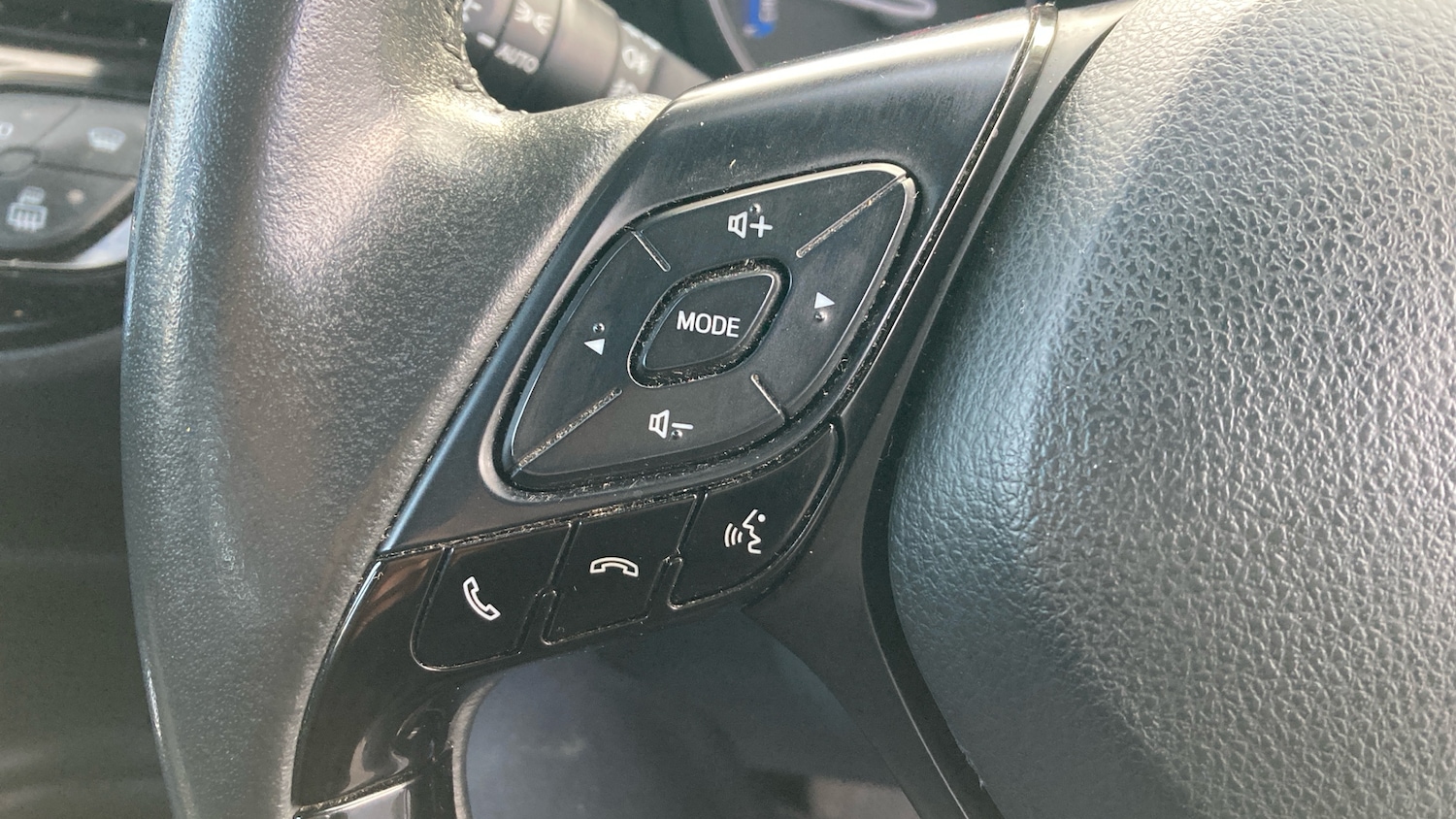 Used Toyota C-HR 2022 for sale - 77001763: Photo 35