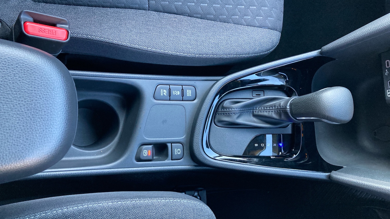 Used Toyota Yaris Cross 2025 for sale - 77069567: Photo 38