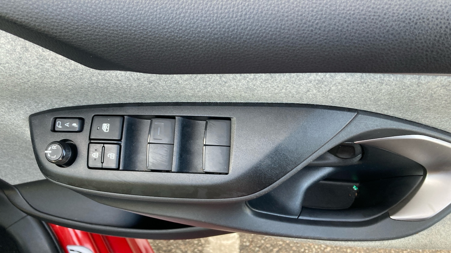 Used Toyota Yaris 2022 for sale - 76694755: Photo 32