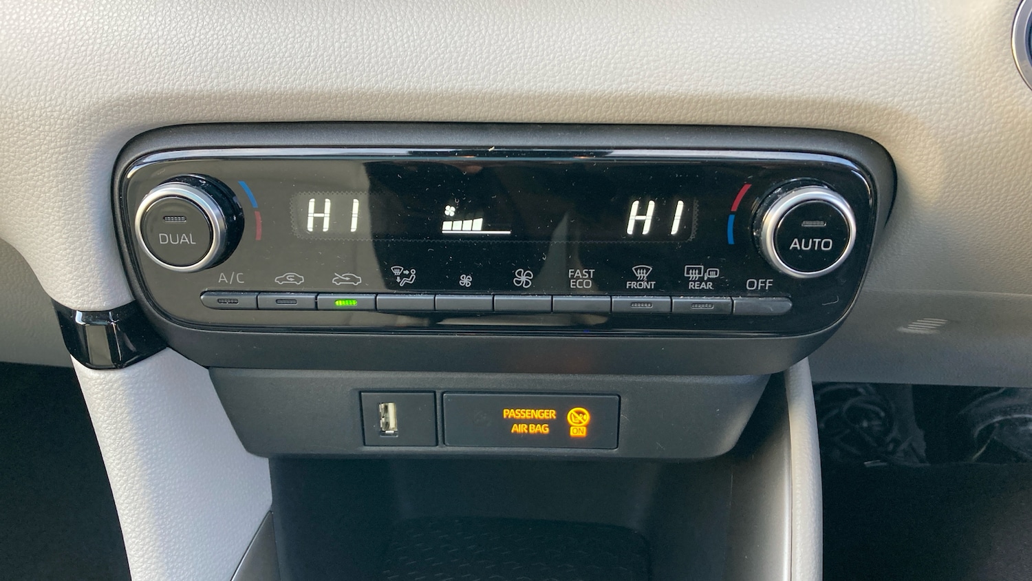 Used Toyota Yaris 2022 for sale - 76694755: Photo 39