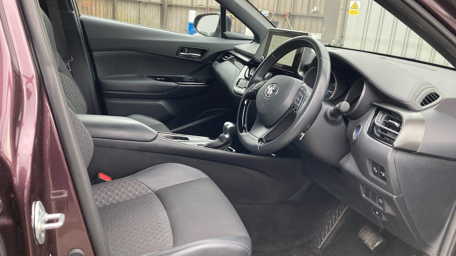 Used Toyota C-HR 2023 for sale - 77930507: Photo 11