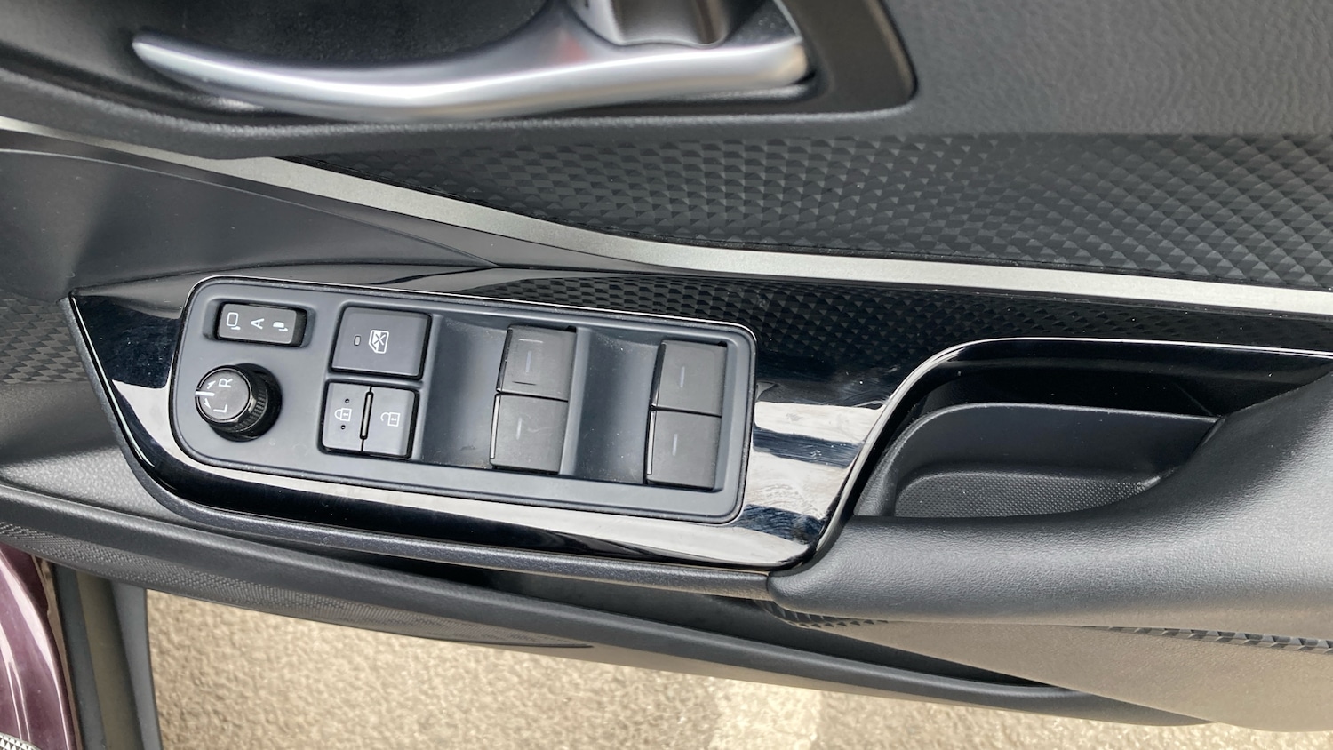 Used Toyota C-HR 2023 for sale - 77930507: Photo 32