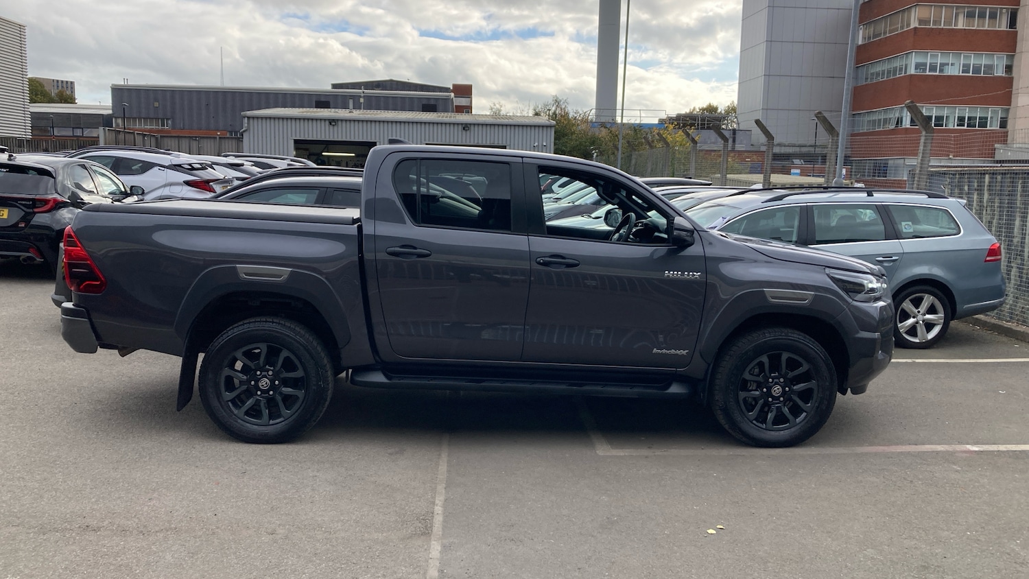 Used Toyota Hilux 2023 for sale - 76255228: Photo 16