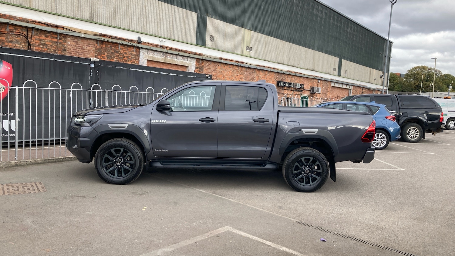 Used Toyota Hilux 2023 for sale - 76255228: Photo 17