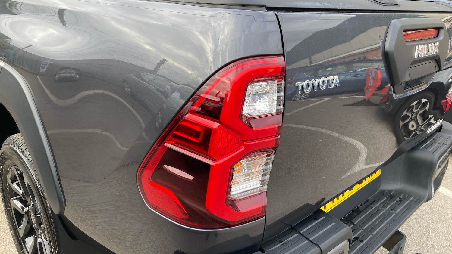Used Toyota Hilux 2023 for sale - 76255228: Photo 23
