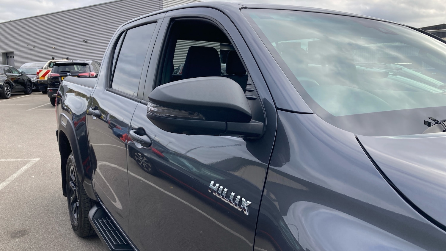 Used Toyota Hilux 2023 for sale - 76255228: Photo 31