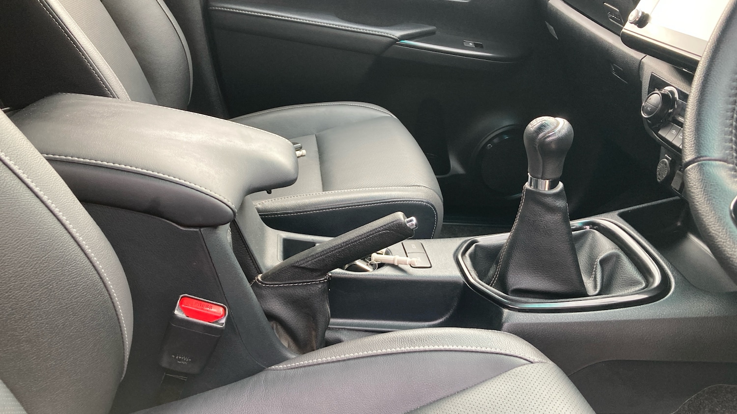 Used Toyota Hilux 2023 for sale - 76255228: Photo 35