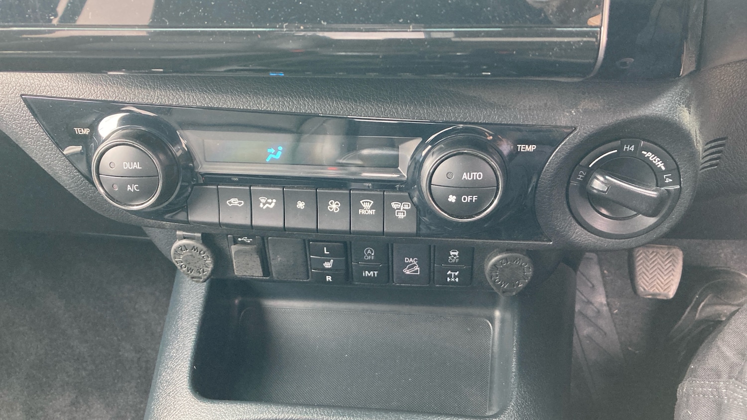 Used Toyota Hilux 2023 for sale - 76255228: Photo 40