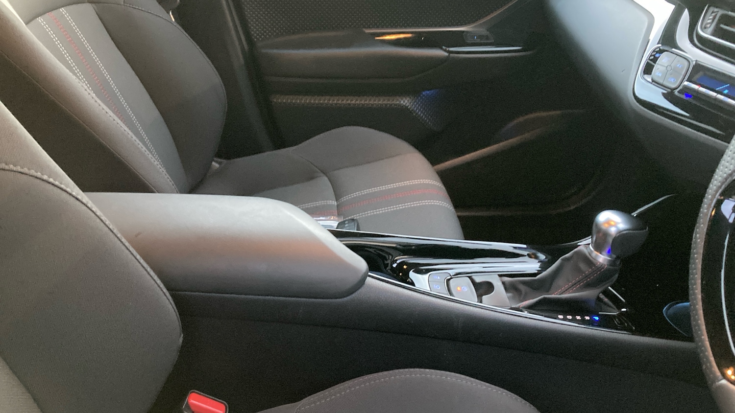 Used Toyota C-HR 2022 for sale - 77103336: Photo 34