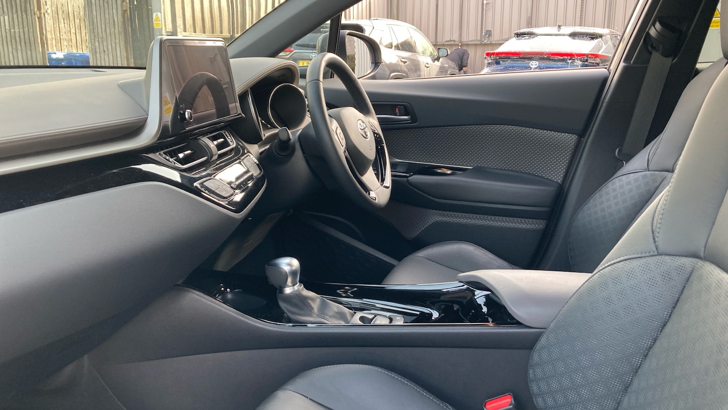 Used Toyota C-HR 2023 for sale - 77903820: Photo 10