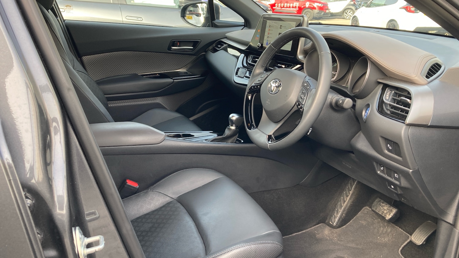 Used Toyota C-HR 2023 for sale - 77903820: Photo 11