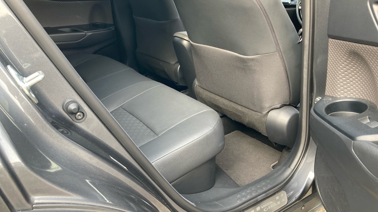 Used Toyota C-HR 2023 for sale - 77903820: Photo 12