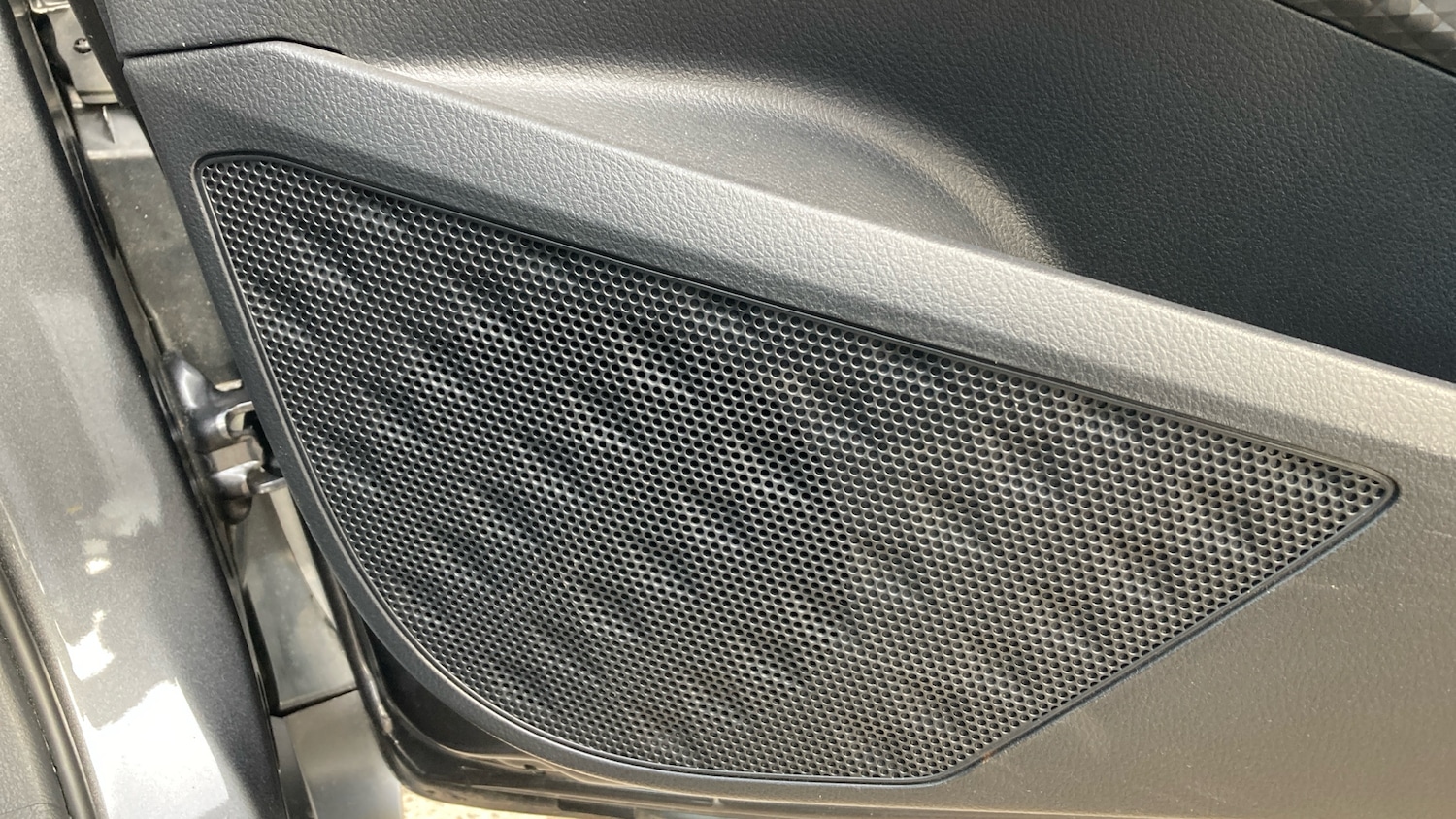 Used Toyota C-HR 2023 for sale - 77903820: Photo 30