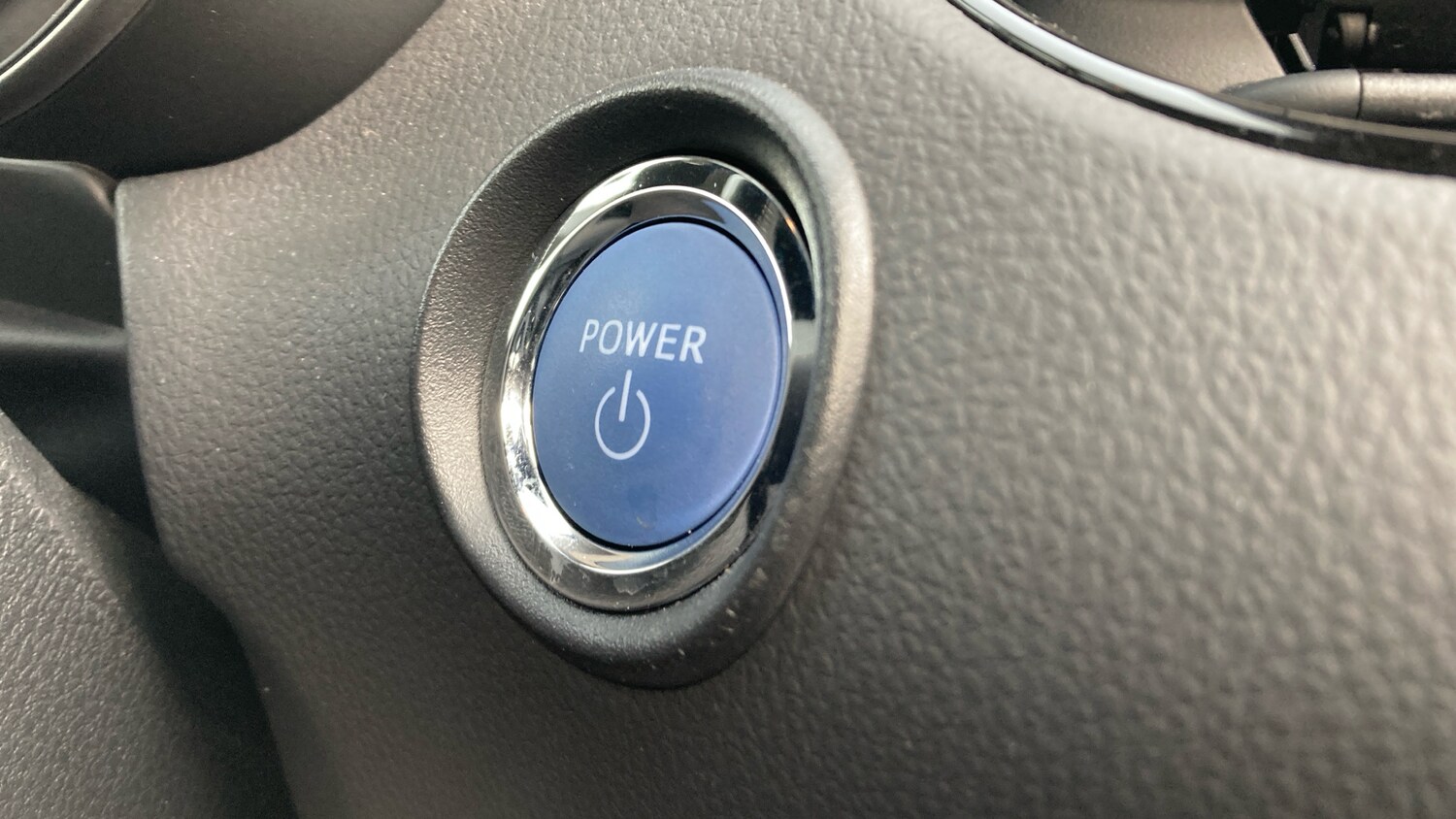 Used Toyota C-HR 2023 for sale - 77903820: Photo 31