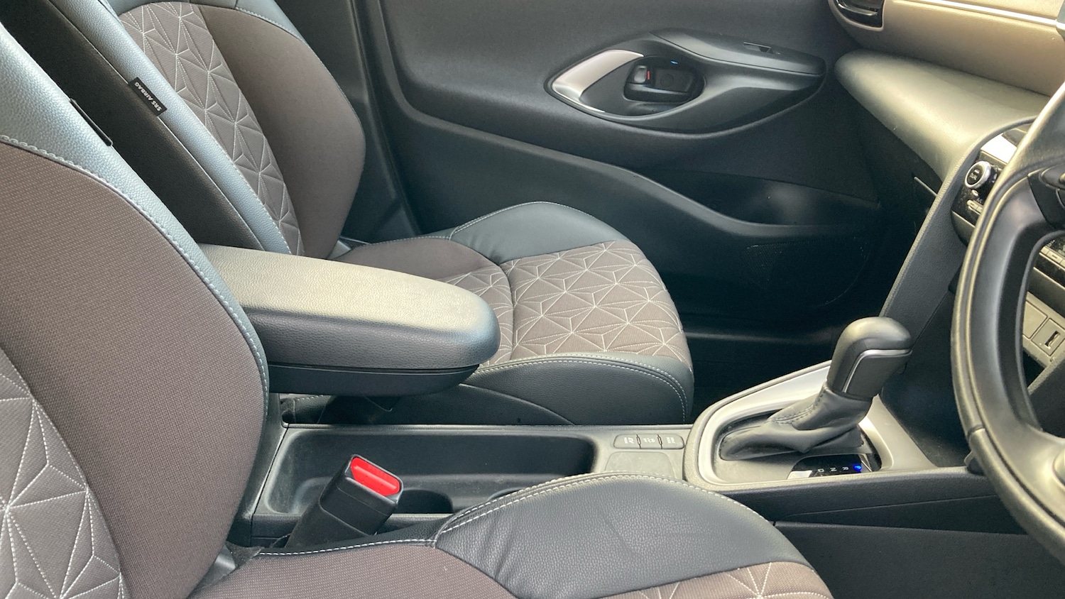 Used Toyota Yaris Cross 2023 for sale - 76969684: Photo 37