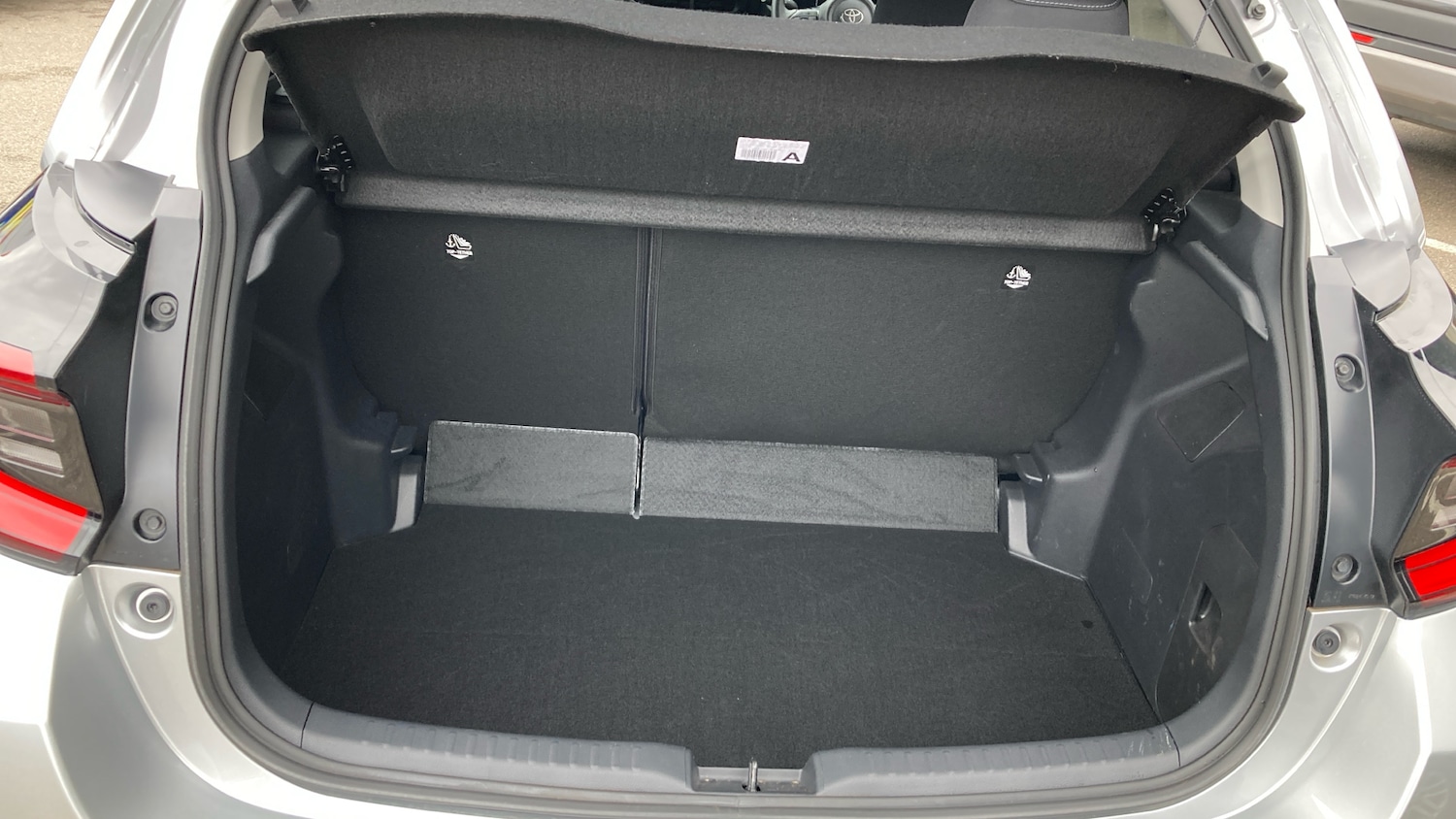 Used Toyota Yaris 2024 for sale - 76028003: Photo 14