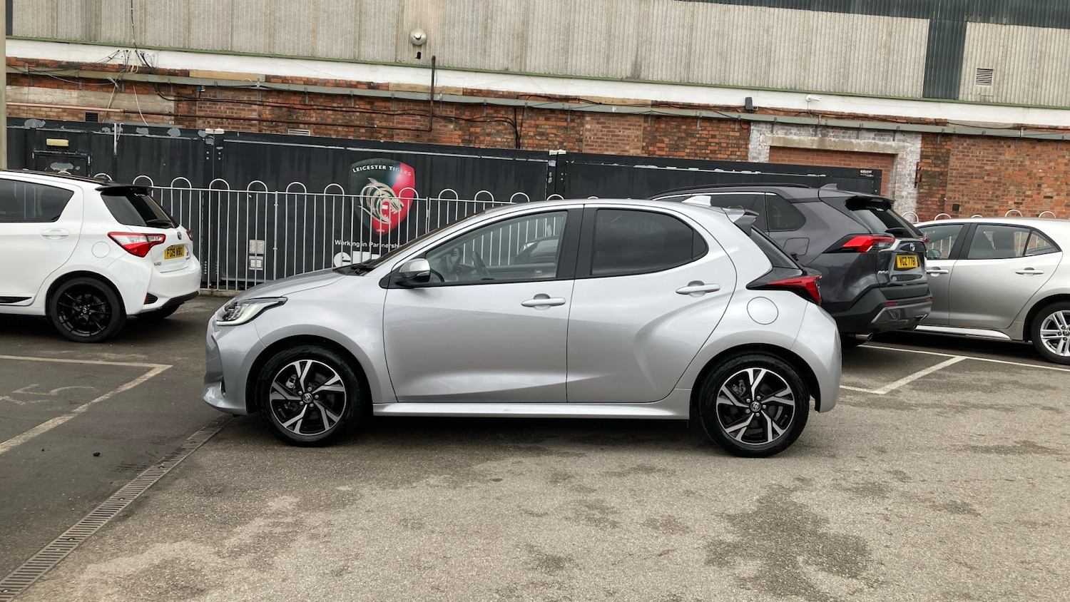 Used Toyota Yaris 2024 for sale - 76028003: Photo 17
