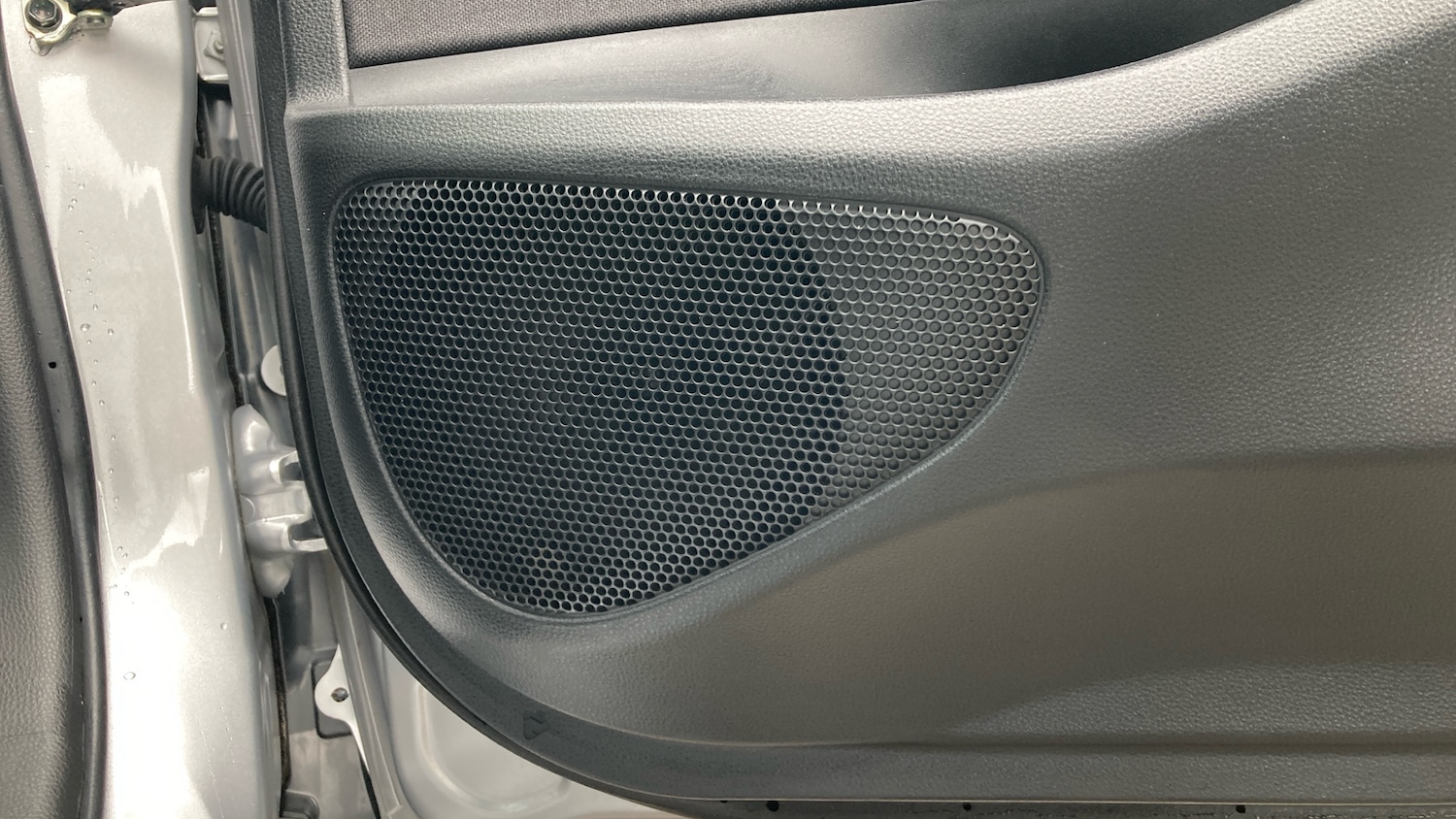 Used Toyota Yaris 2024 for sale - 76028003: Photo 33