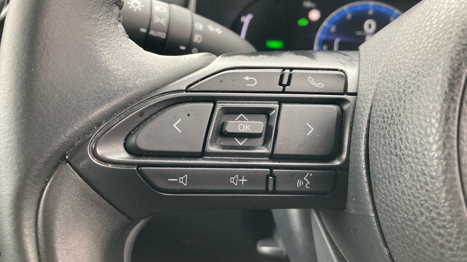 Used Toyota Yaris 2024 for sale - 76028003: Photo 39