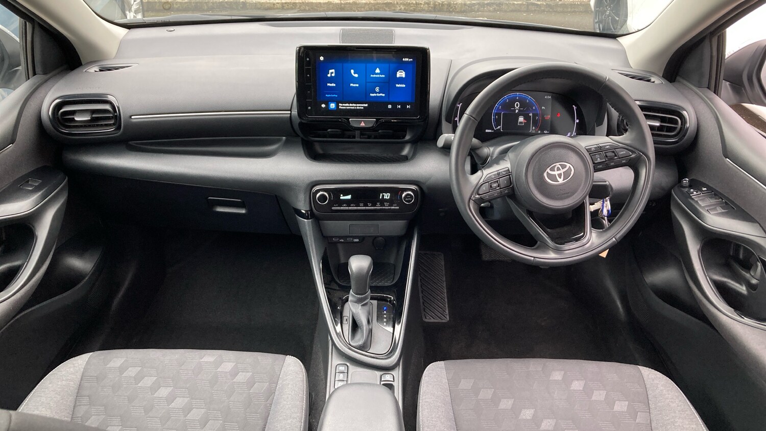 Used Toyota Yaris 2024 for sale - 76028003: Photo 5