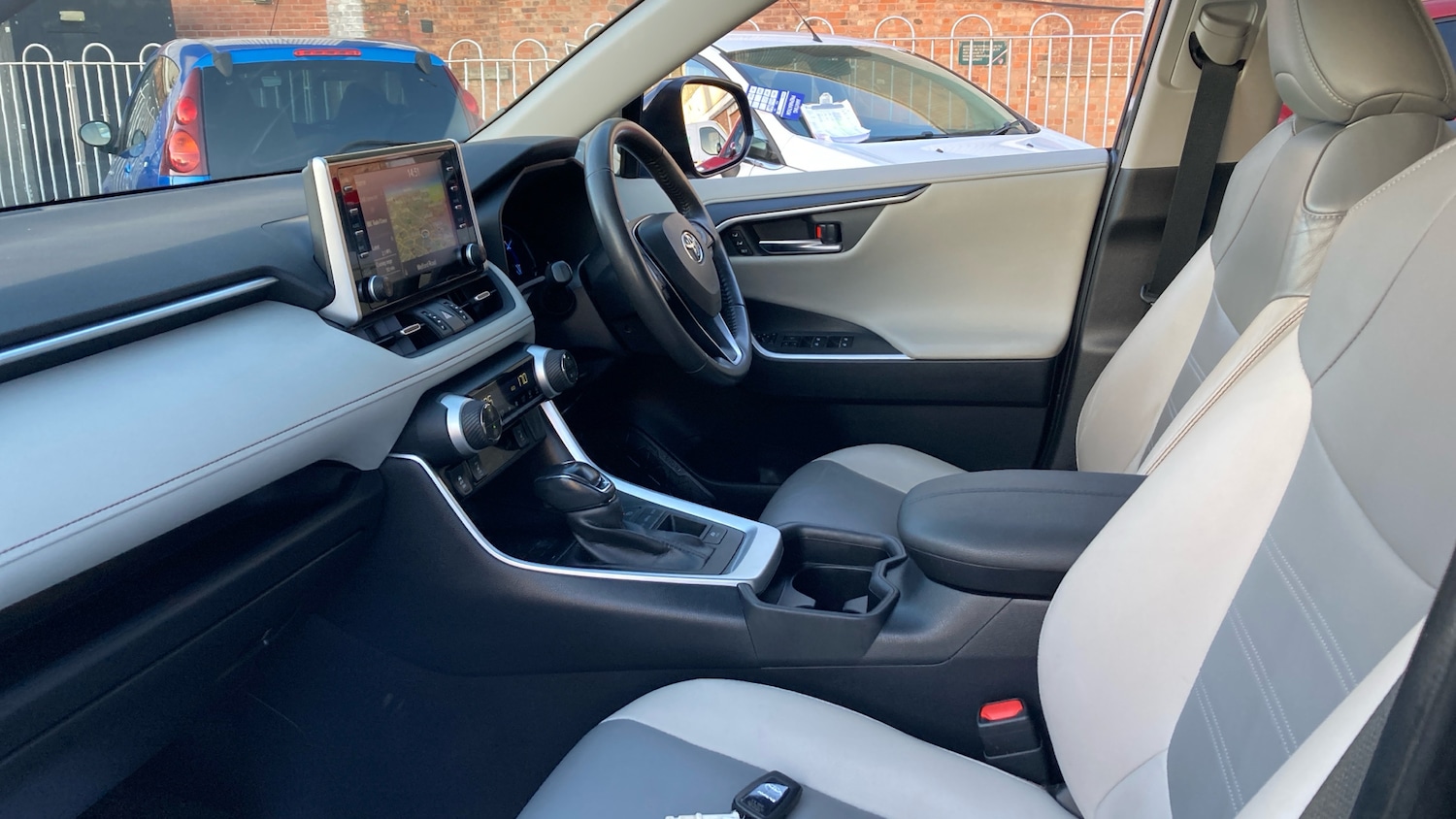 Used Toyota RAV4 2020 for sale - 77085160: Photo 10