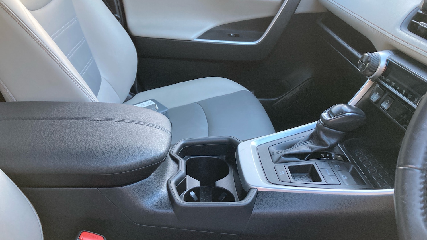 Used Toyota RAV4 2020 for sale - 77085160: Photo 35