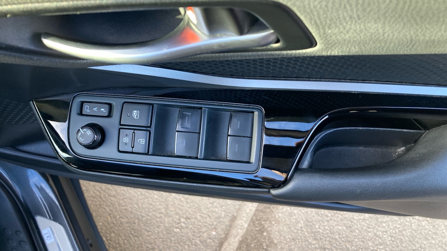 Used Toyota C-HR 2022 for sale - 76381875: Photo 32