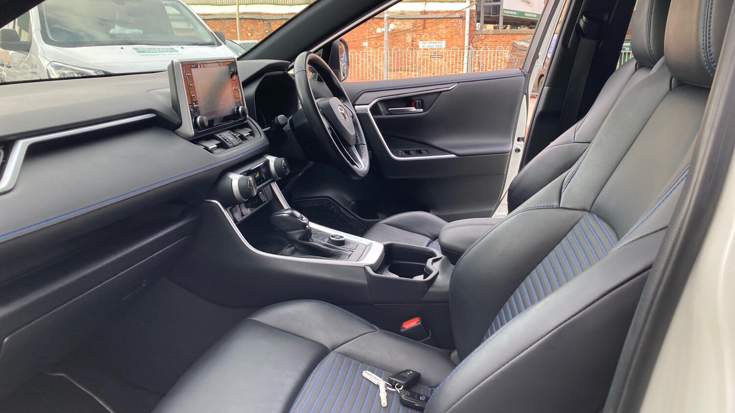 Used Toyota RAV4 2020 for sale - 76224869: Photo 10