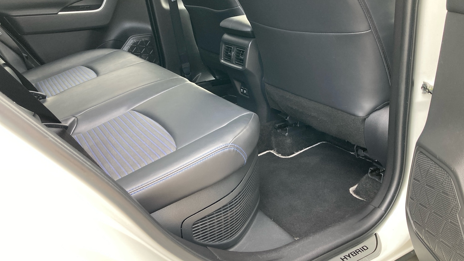 Used Toyota RAV4 2020 for sale - 76224869: Photo 12