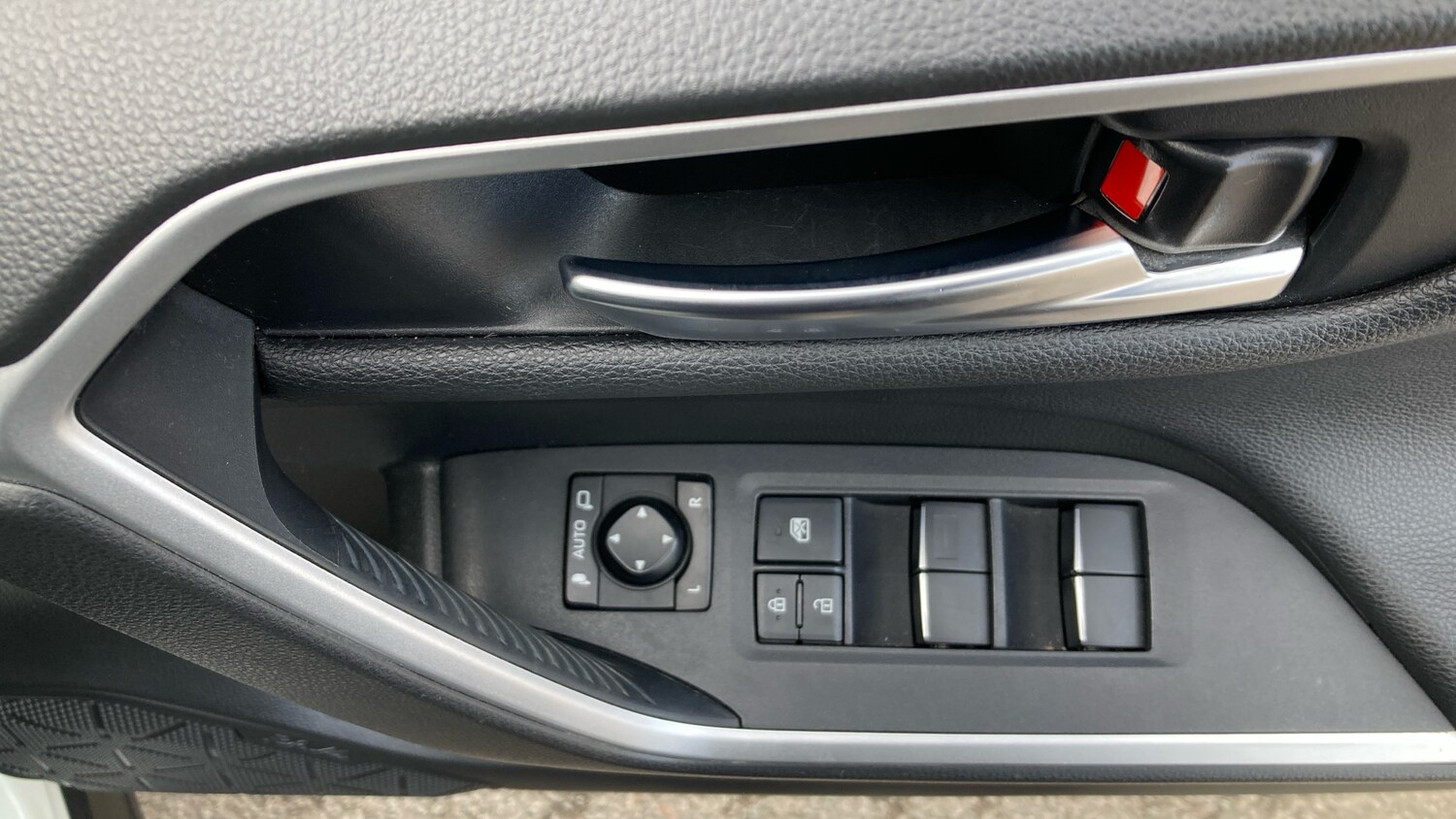 Used Toyota RAV4 2020 for sale - 76224869: Photo 32