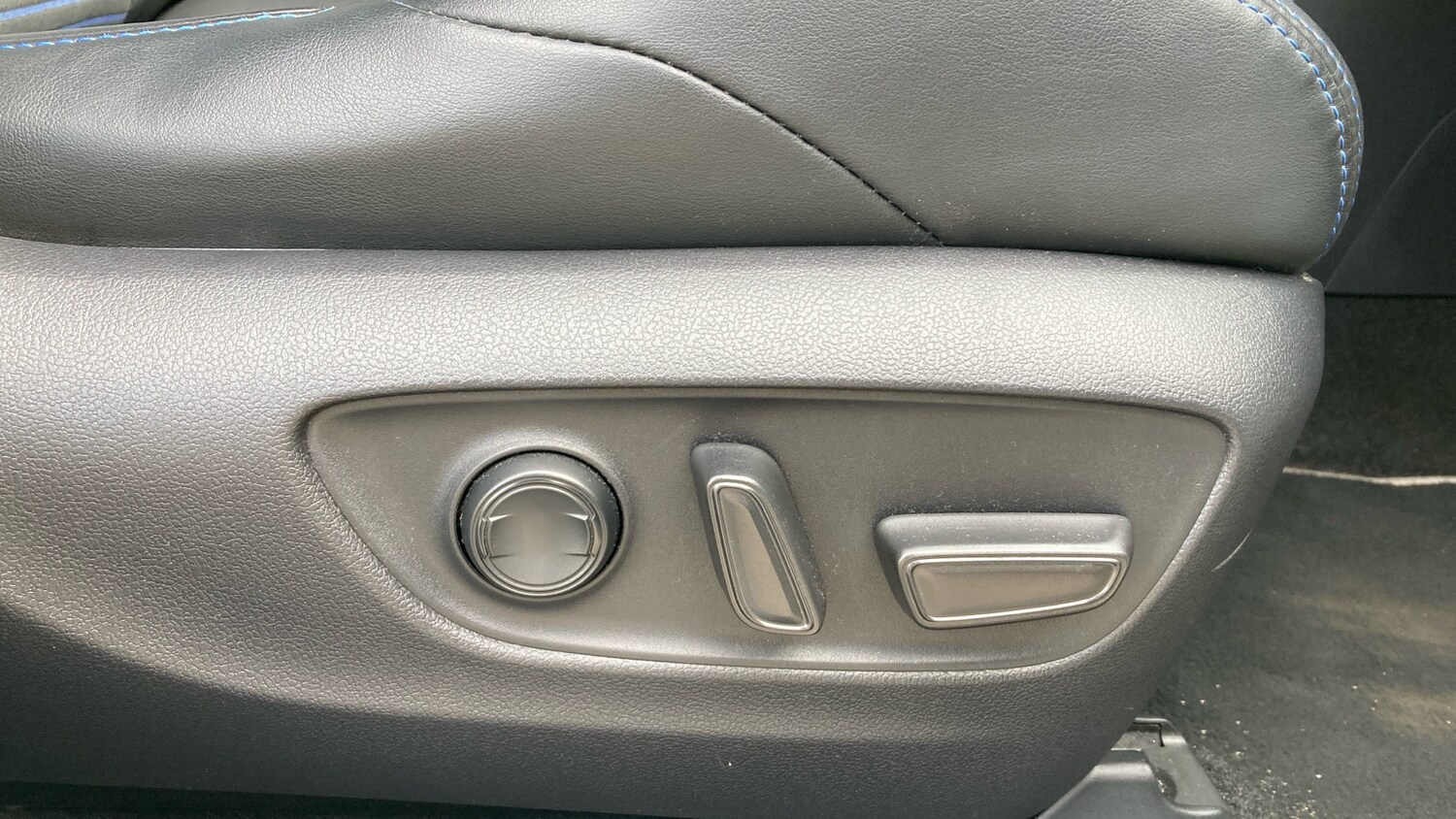 Used Toyota RAV4 2020 for sale - 76224869: Photo 34