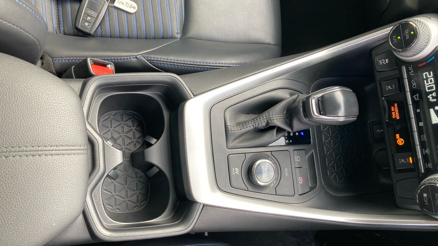 Used Toyota RAV4 2020 for sale - 76224869: Photo 37