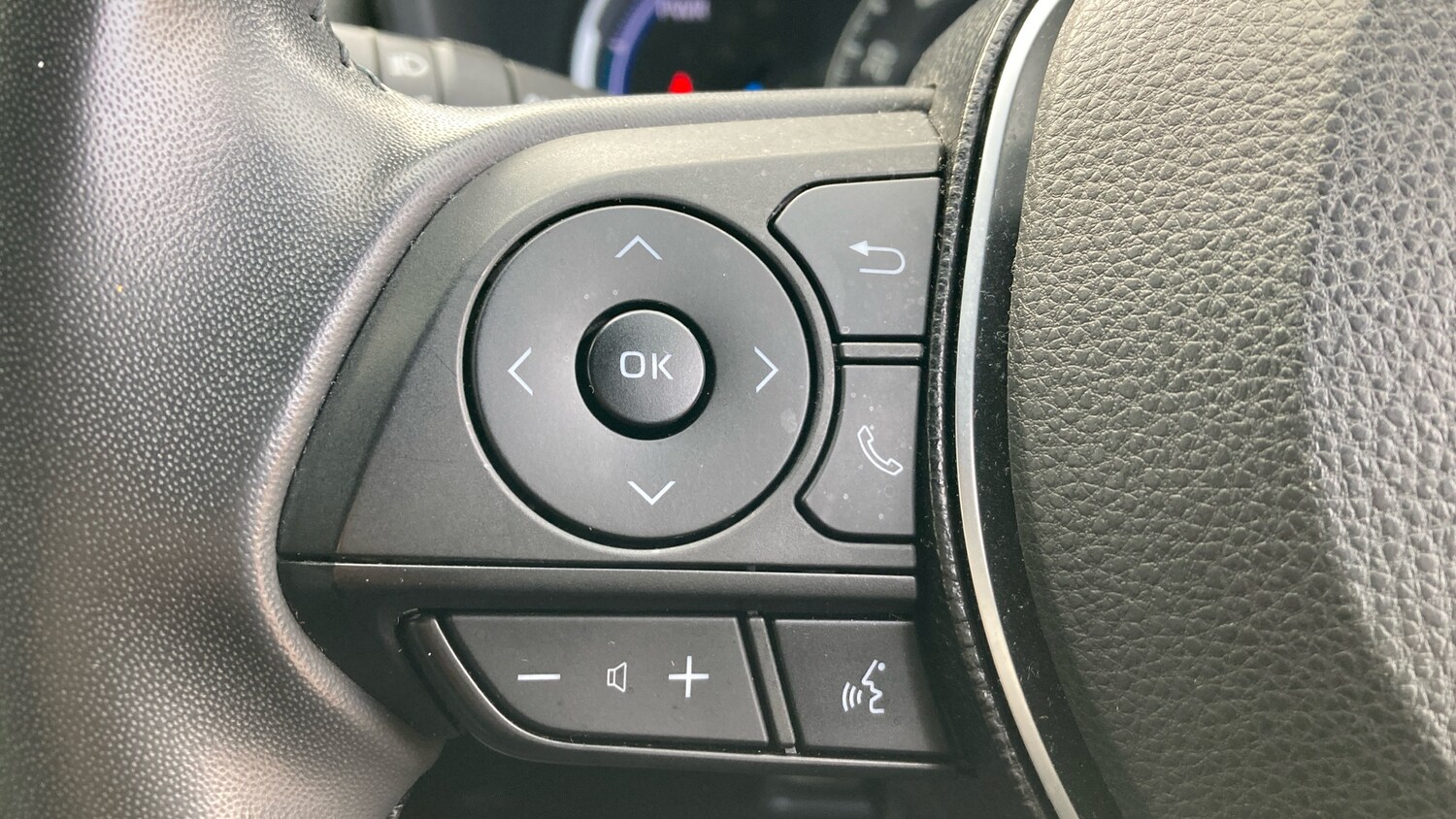 Used Toyota RAV4 2020 for sale - 76224869: Photo 40