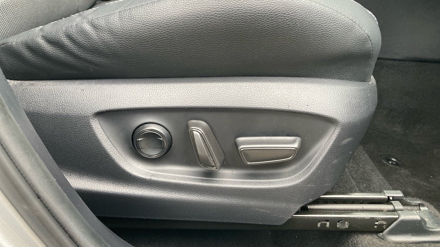 Used Toyota C-HR 2024 for sale - 77777480: Photo 32