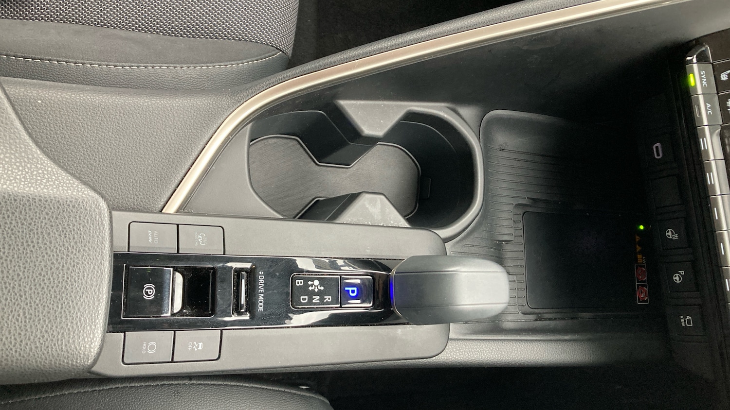 Used Toyota C-HR 2024 for sale - 77777480: Photo 38