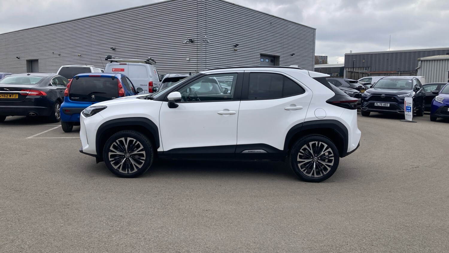 Used Toyota Yaris Cross 2024 for sale - 78223195: Photo 17