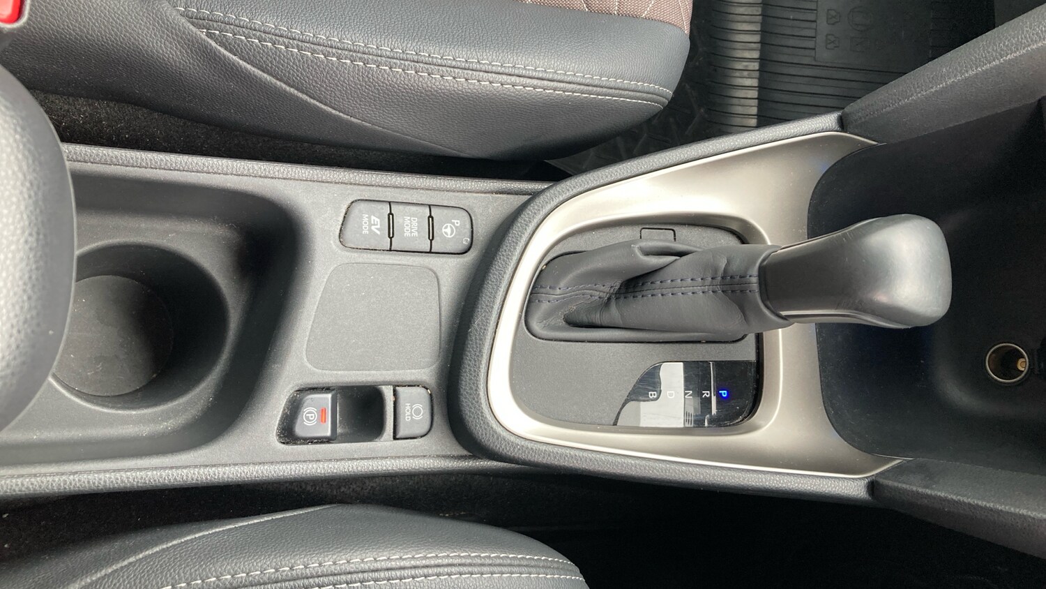 Used Toyota Yaris Cross 2024 for sale - 78223195: Photo 38