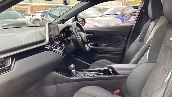 Used Toyota C-HR 2023 for sale - 76026006: Photo 10
