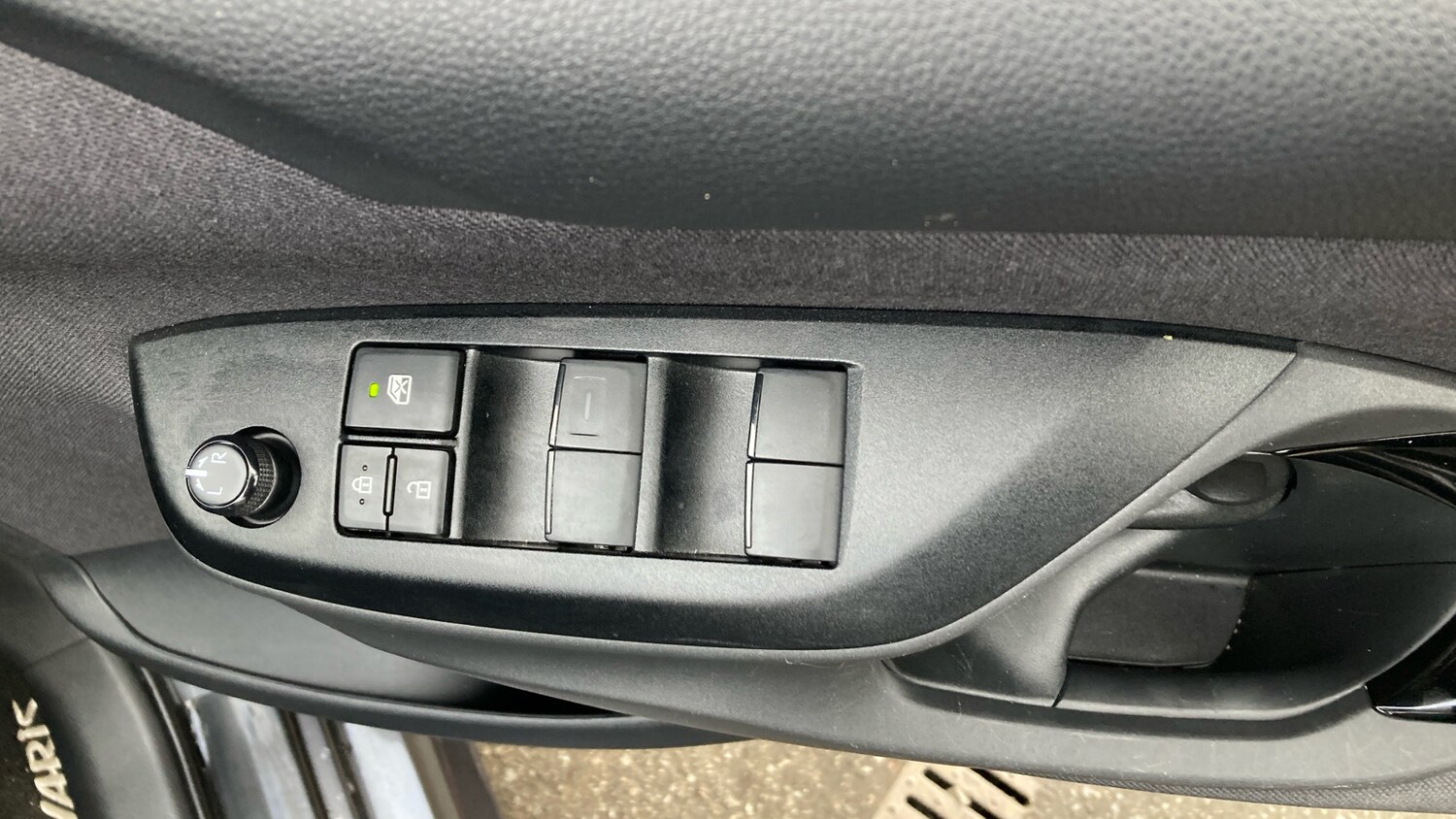 Used Toyota Yaris 2025 for sale - 76602197: Photo 32