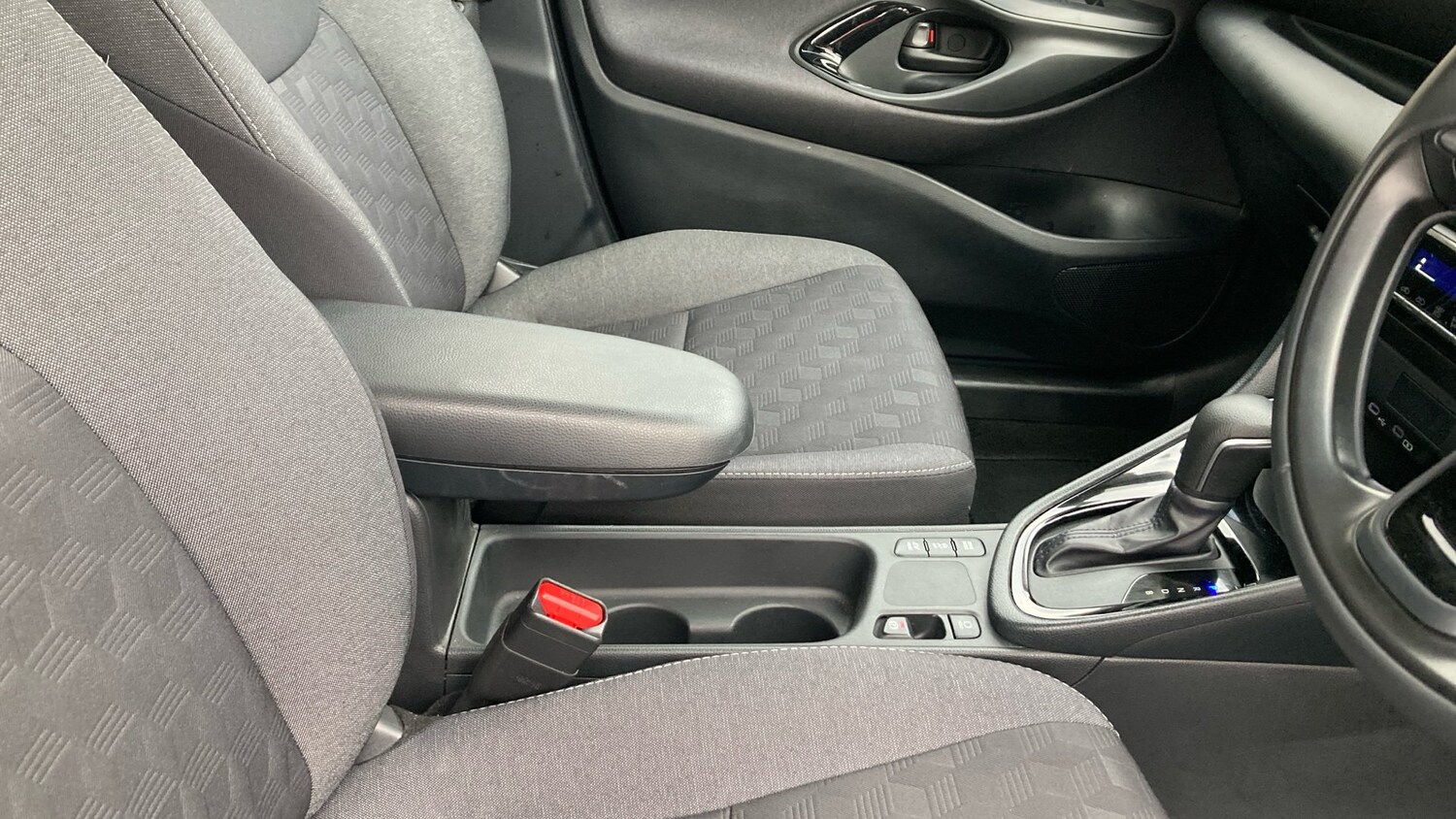 Used Toyota Yaris 2025 for sale - 76602197: Photo 34